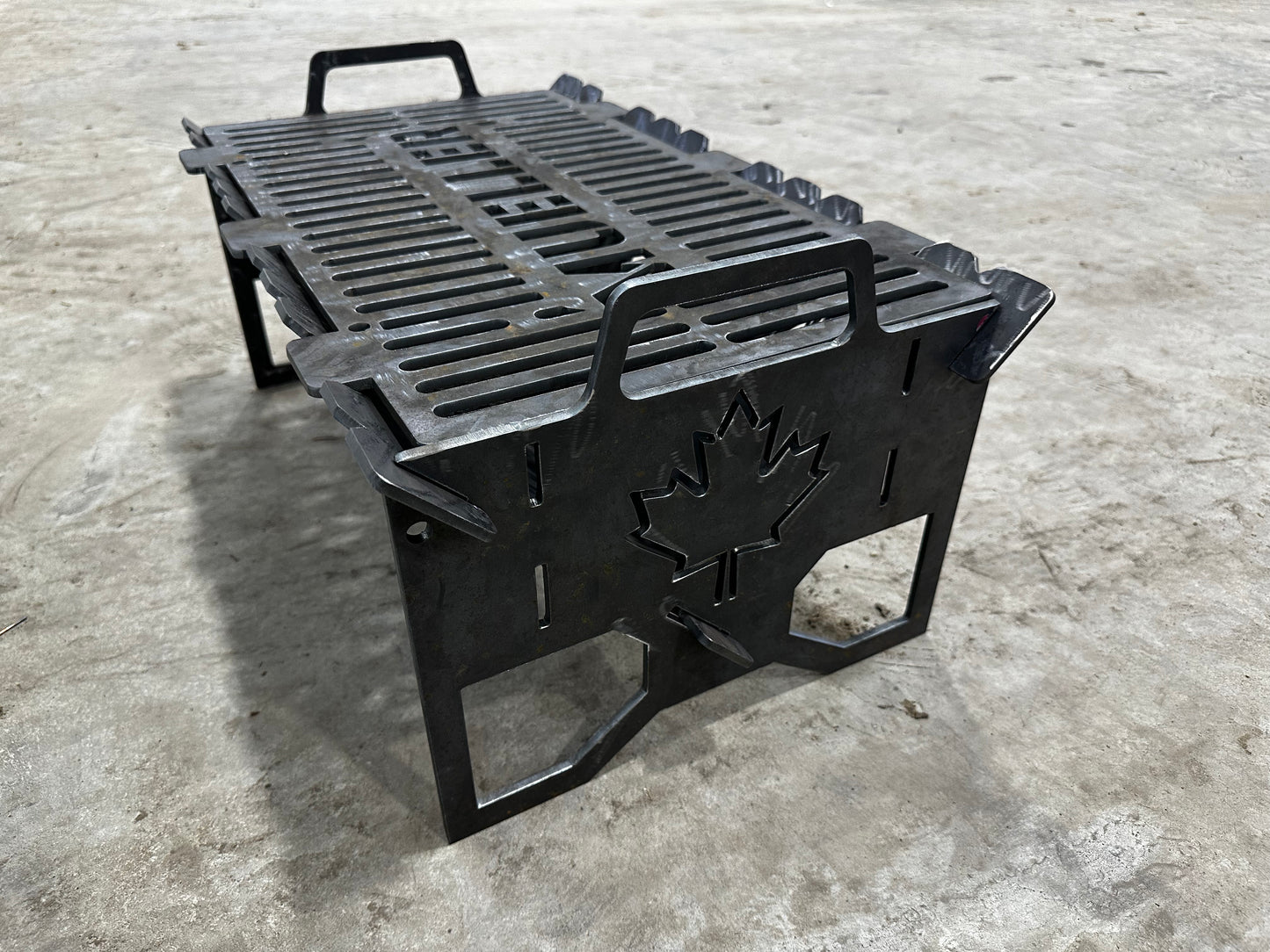 3/16" collapsible grill / fire pit