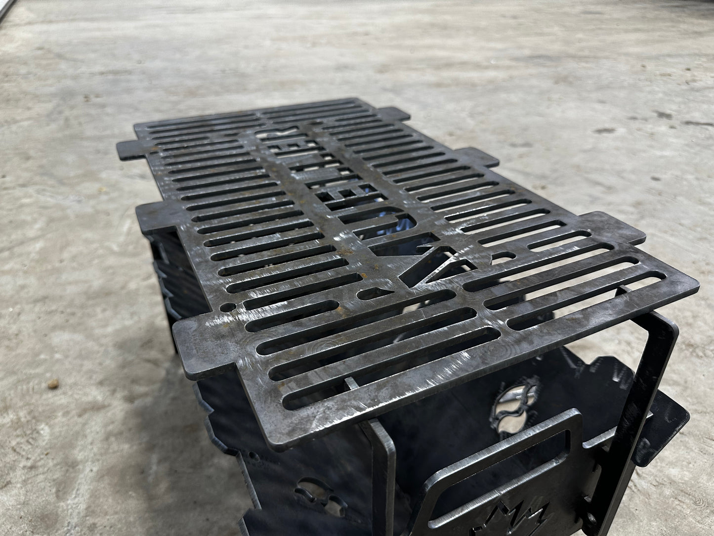 3/16" collapsible grill / fire pit