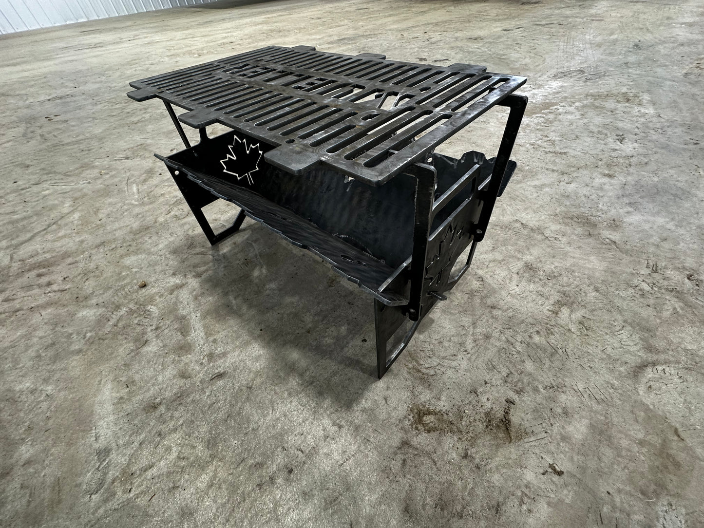 3/16" collapsible grill / fire pit